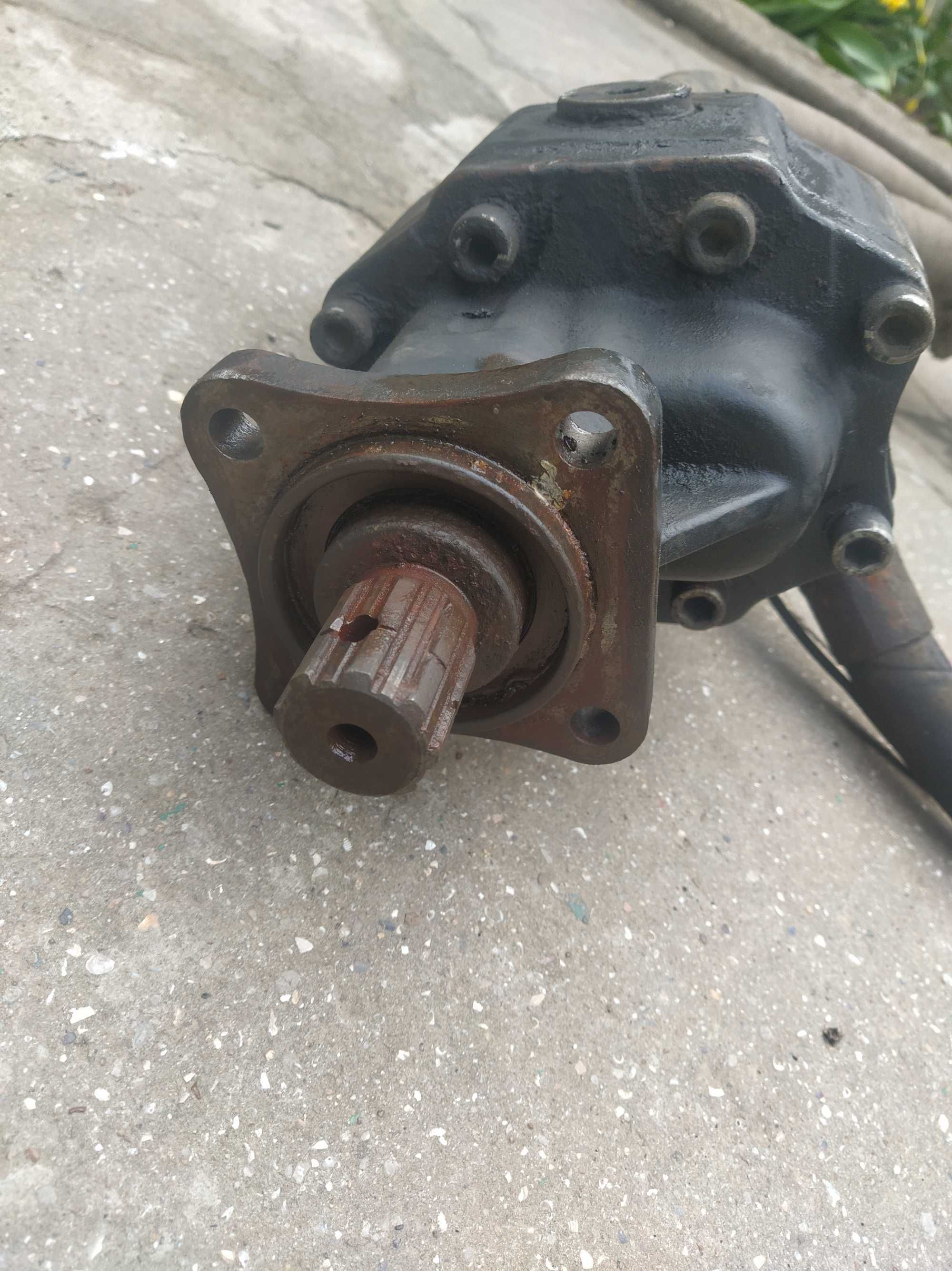 Насос гидравлики (коробка ZF)
