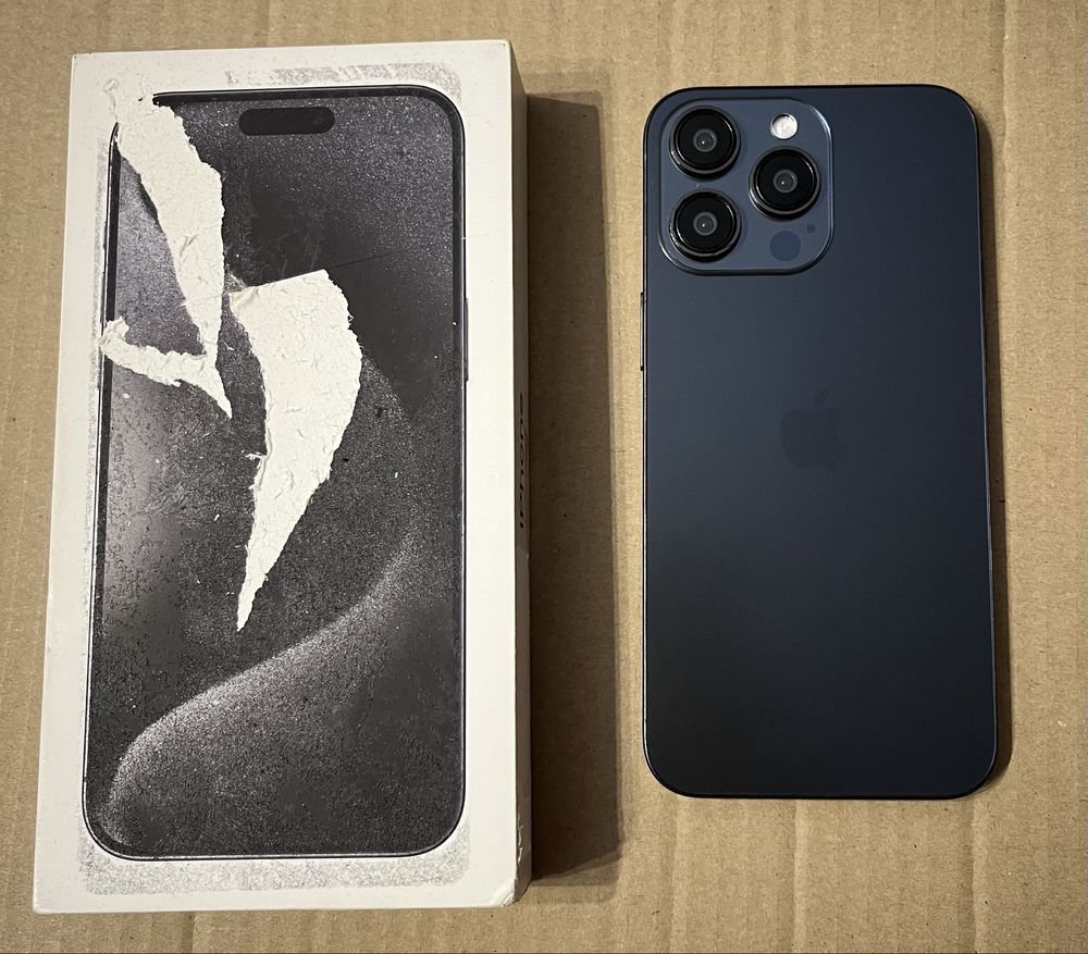 Atrapa iPhone 15 Pro Max 6.7” 1TB