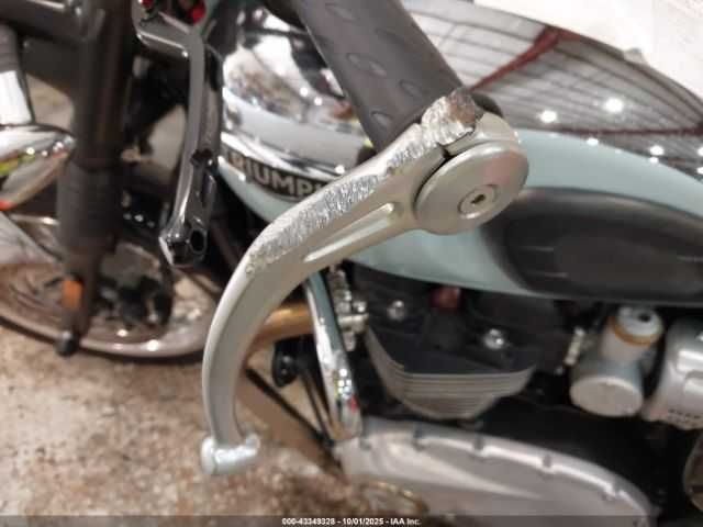 Triumph Motorcycle BONNEVILLE T120/BLACK 2023