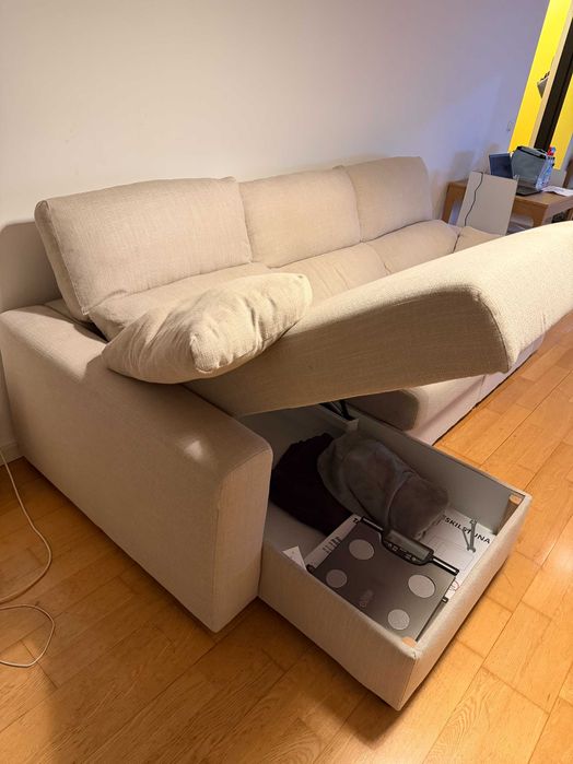 Sofá Eskilstuna IKEA 3 lugares C/chaise long bancos extensíveis c/novo