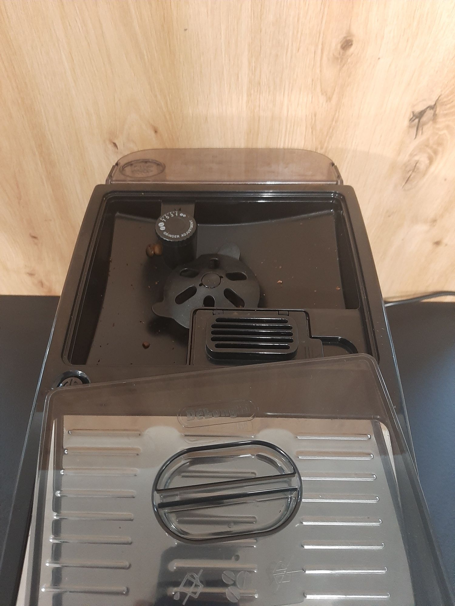 Кавомашина Delonghi Autentica новий капучинатор