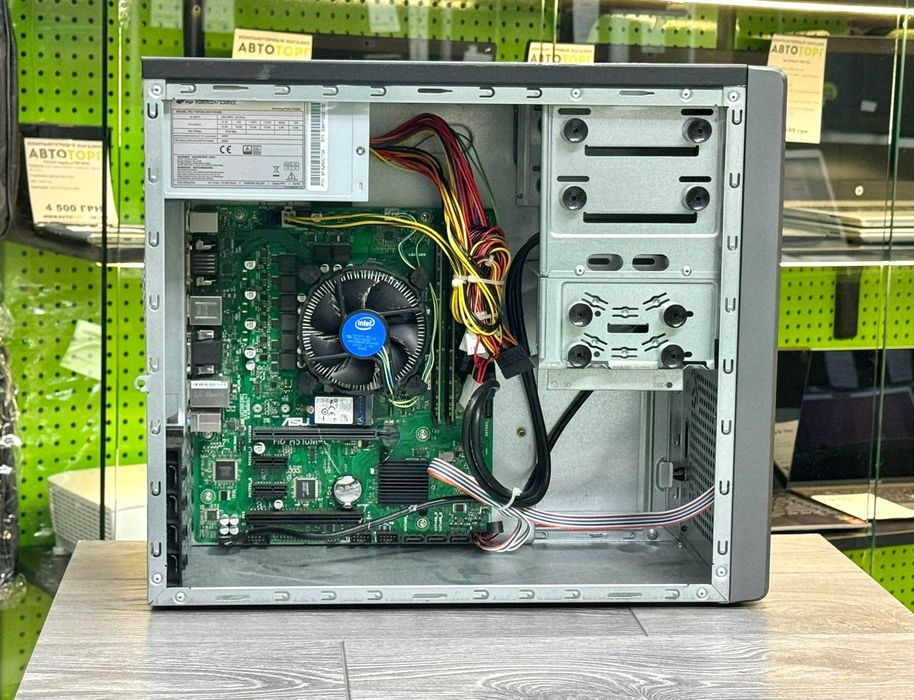 Офісний надійний ПК  FUJITSU Esprimo / DDR4 16Gb / Core i3-6100