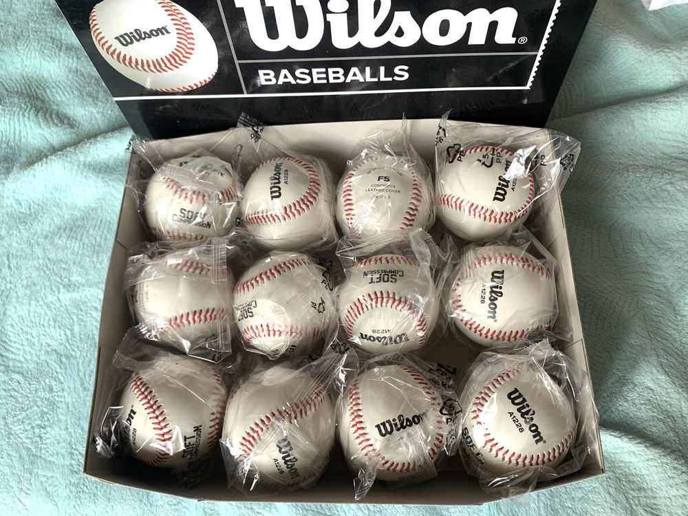 Бейсбольні мʼячи Wilson 1228