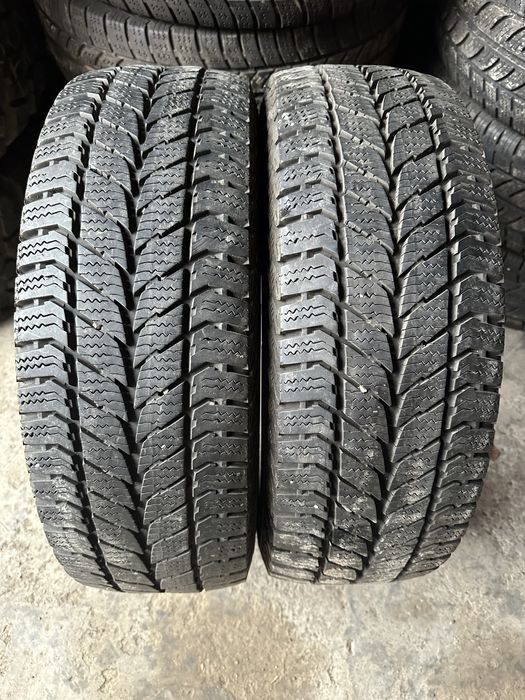 Продам шини 215/65 R16C Uniroyal SnowMax 2