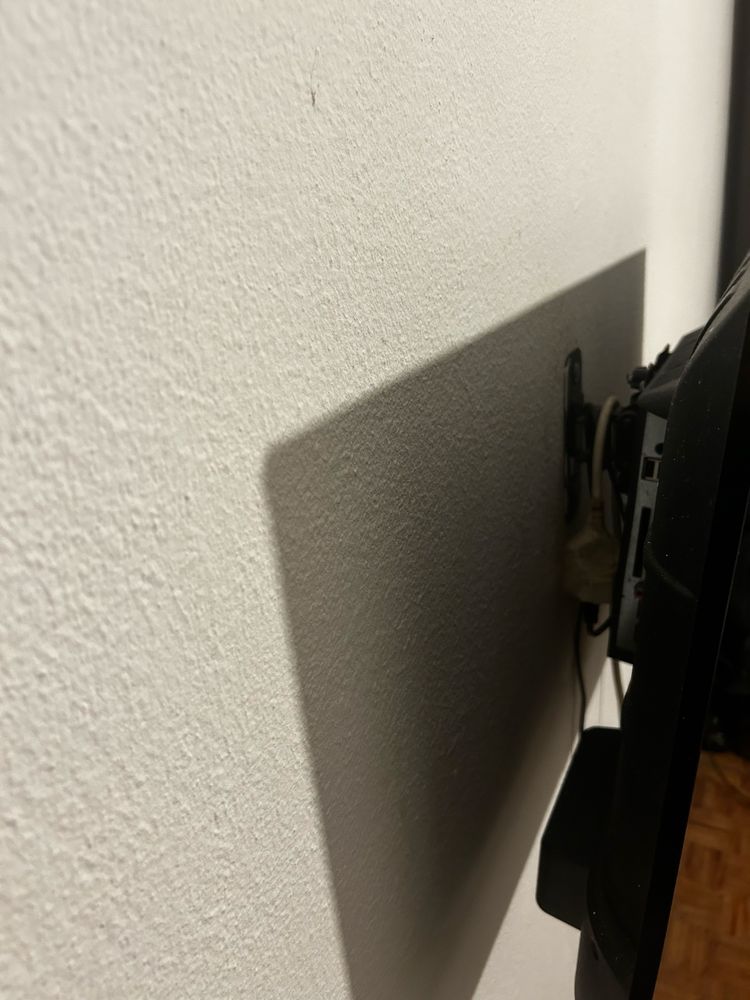 Tv lcd 32’’ com suporte marca TOP
