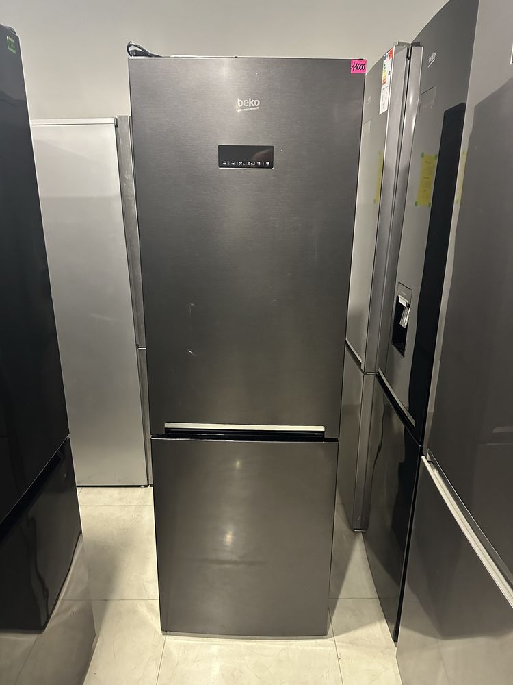Холодильник графіт 183 см No Frost Beko
