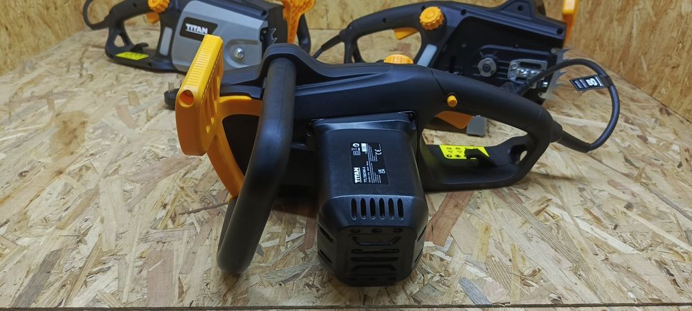 Nieużywana pilarka elektryczna łańcuchowa titan 2000w ttl758chn-a