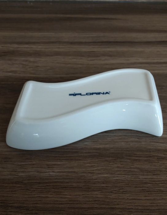 Florina Fala Adria Porcelana używany jak nowy zestaw salaterek 8 el.
