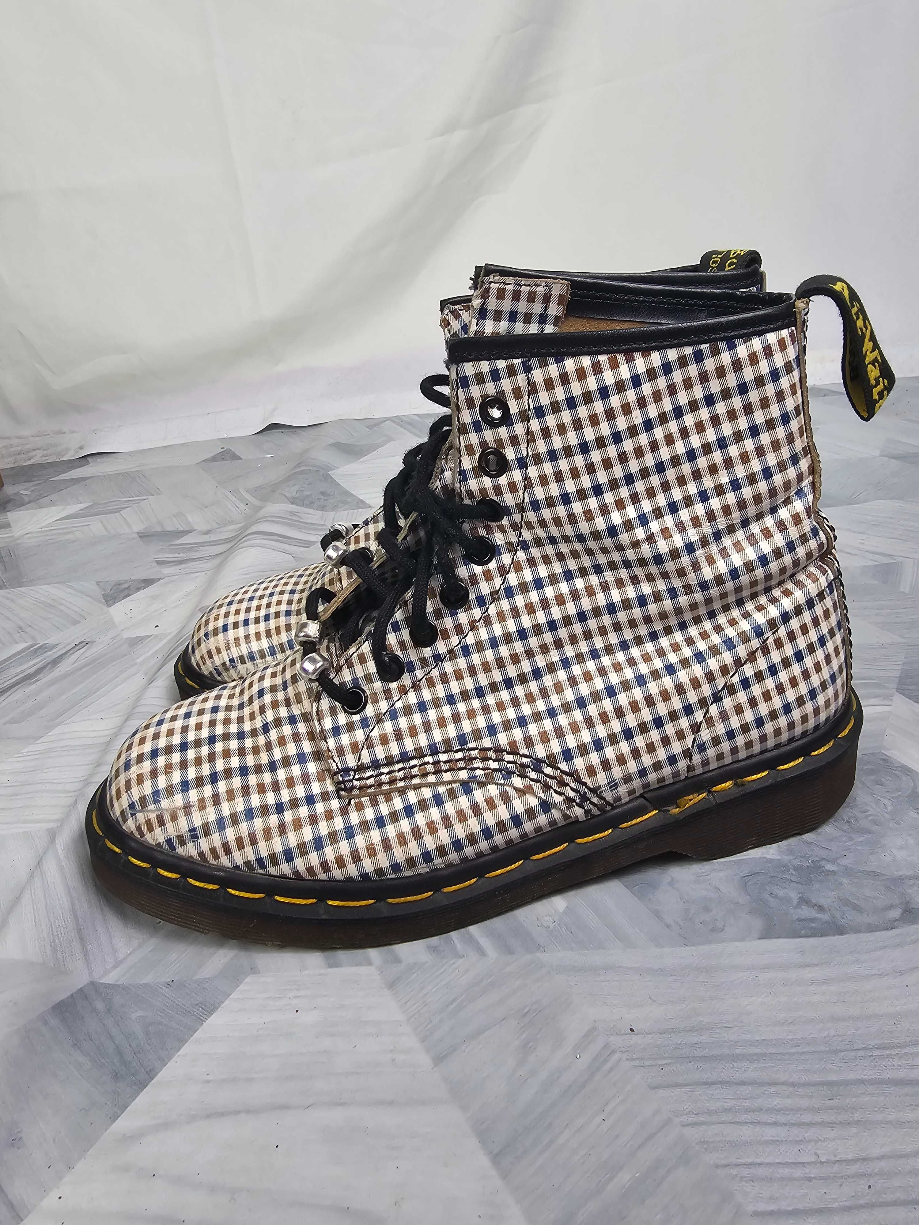 Buty damskie trapery martensy w kratke dr. Martens rozmiar 40