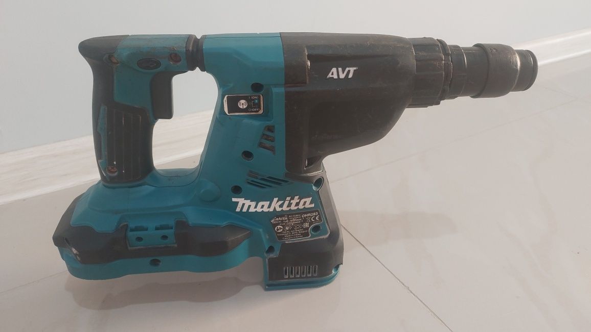 Акумуляторний перфоратор Makita DHR283