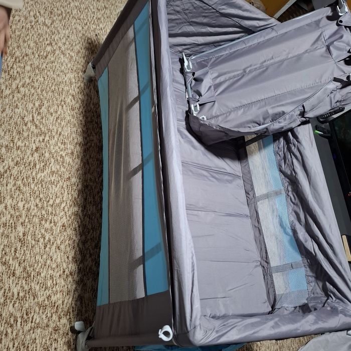 Berço de viagem novo