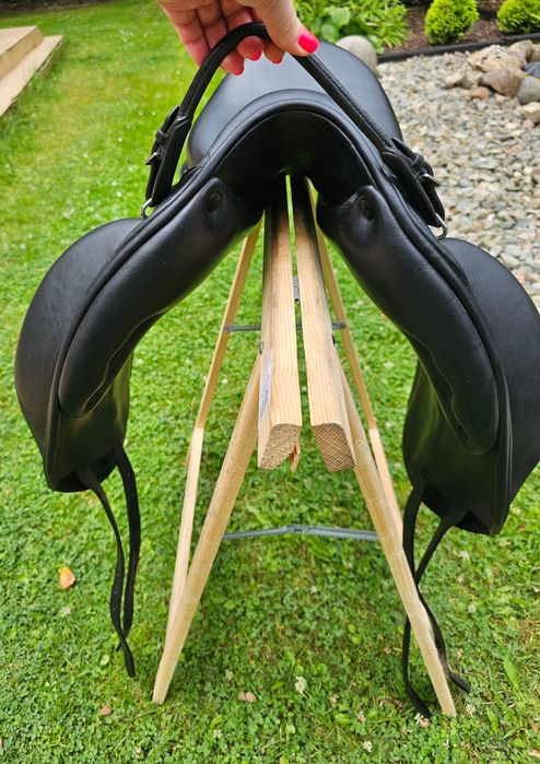 Siodło ujeżdżeniowe EQUIPE VICTORIA CARBON
