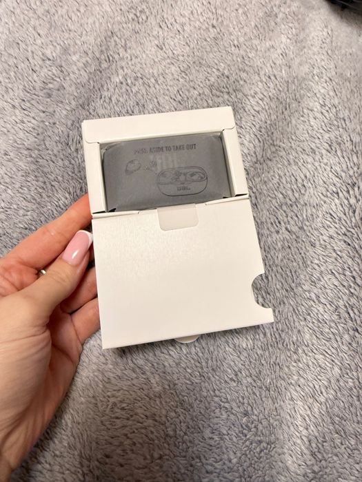 Продам наушники JBL wave buds