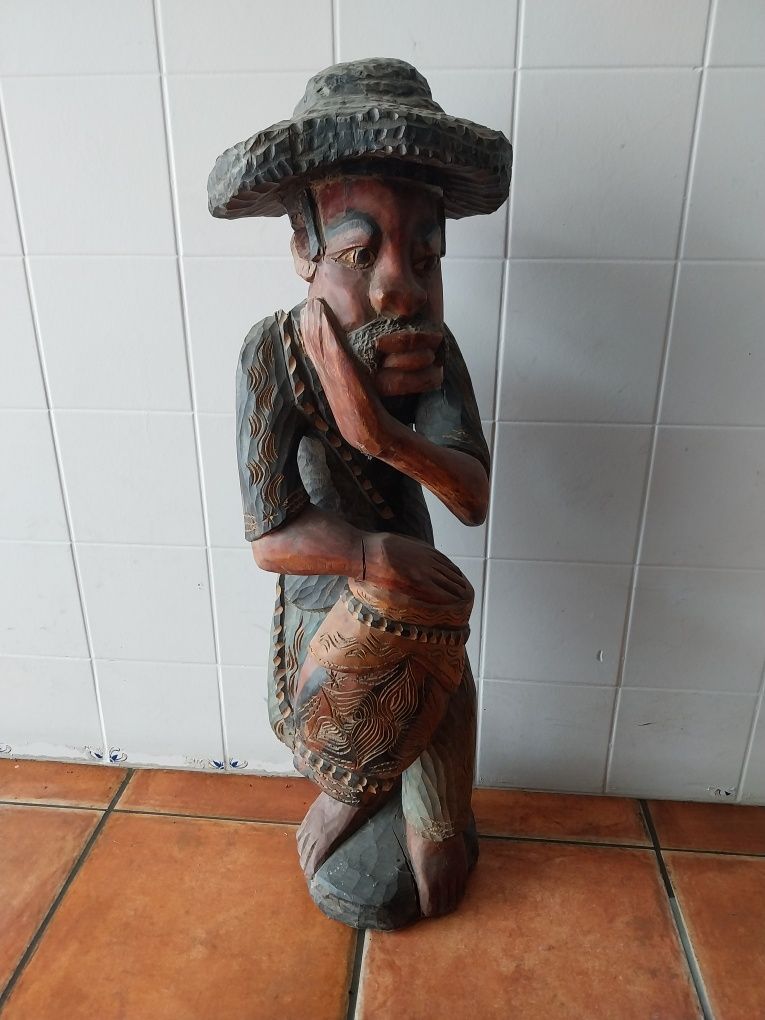 Duas Figuras africanas em madeira