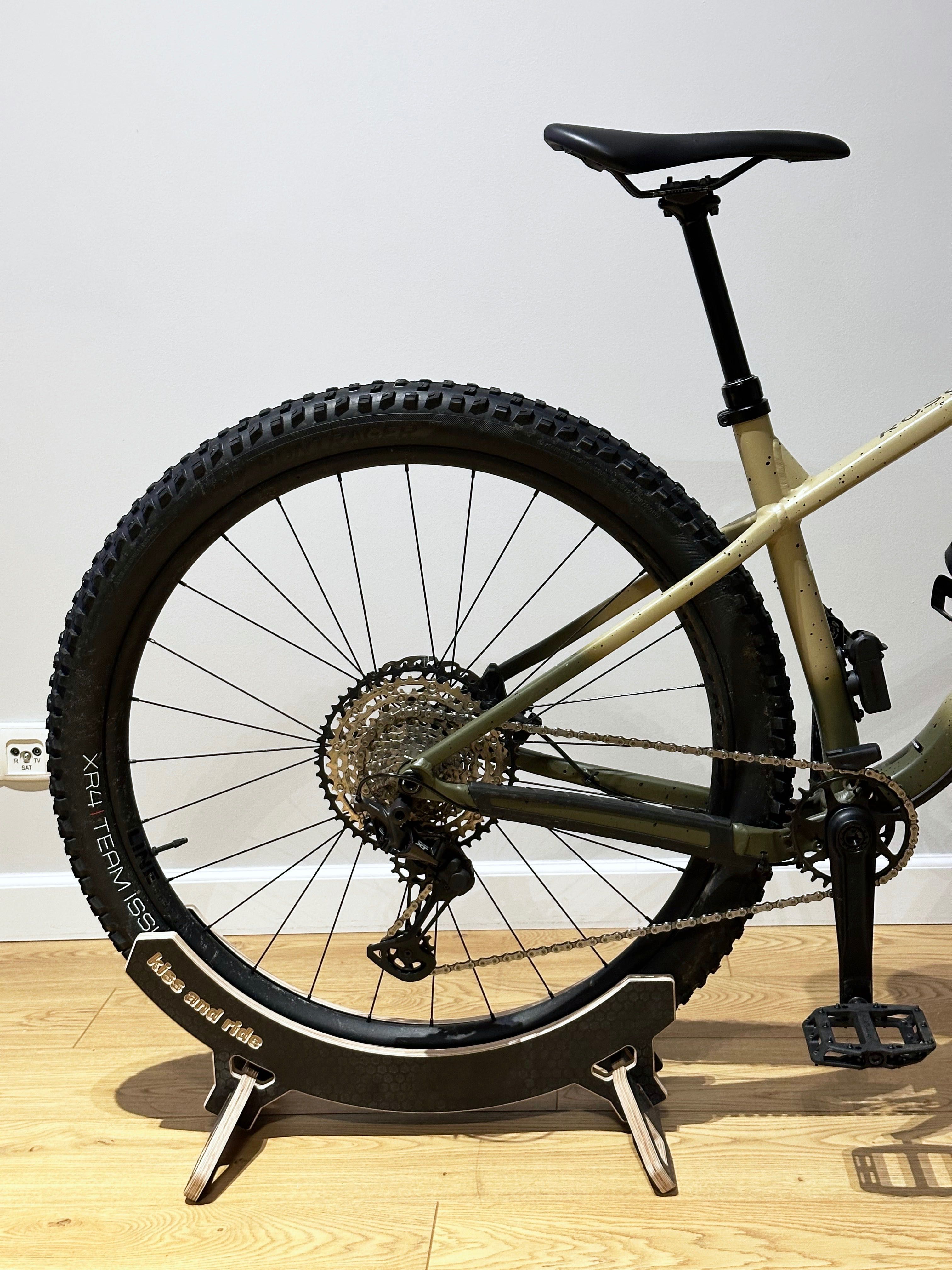 Solidny stojak rowerowy regulowany na 1 rower - prezent
