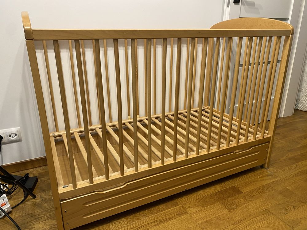 Łóżeczko niemowlęce + materac IKEA jak nowy i dwa ochraniacze