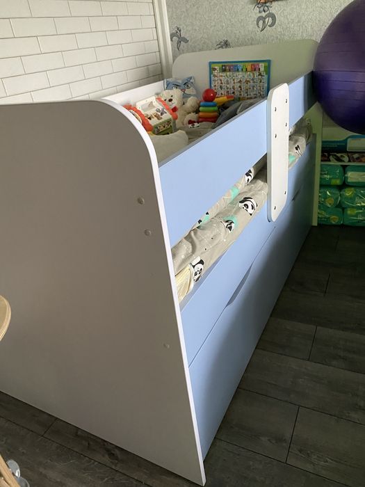 Диван дитячий з бортиками