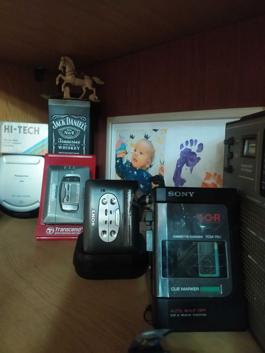 Продам не большую коллекцию плееров SONY.