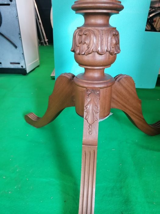 Tripé suporte televisão