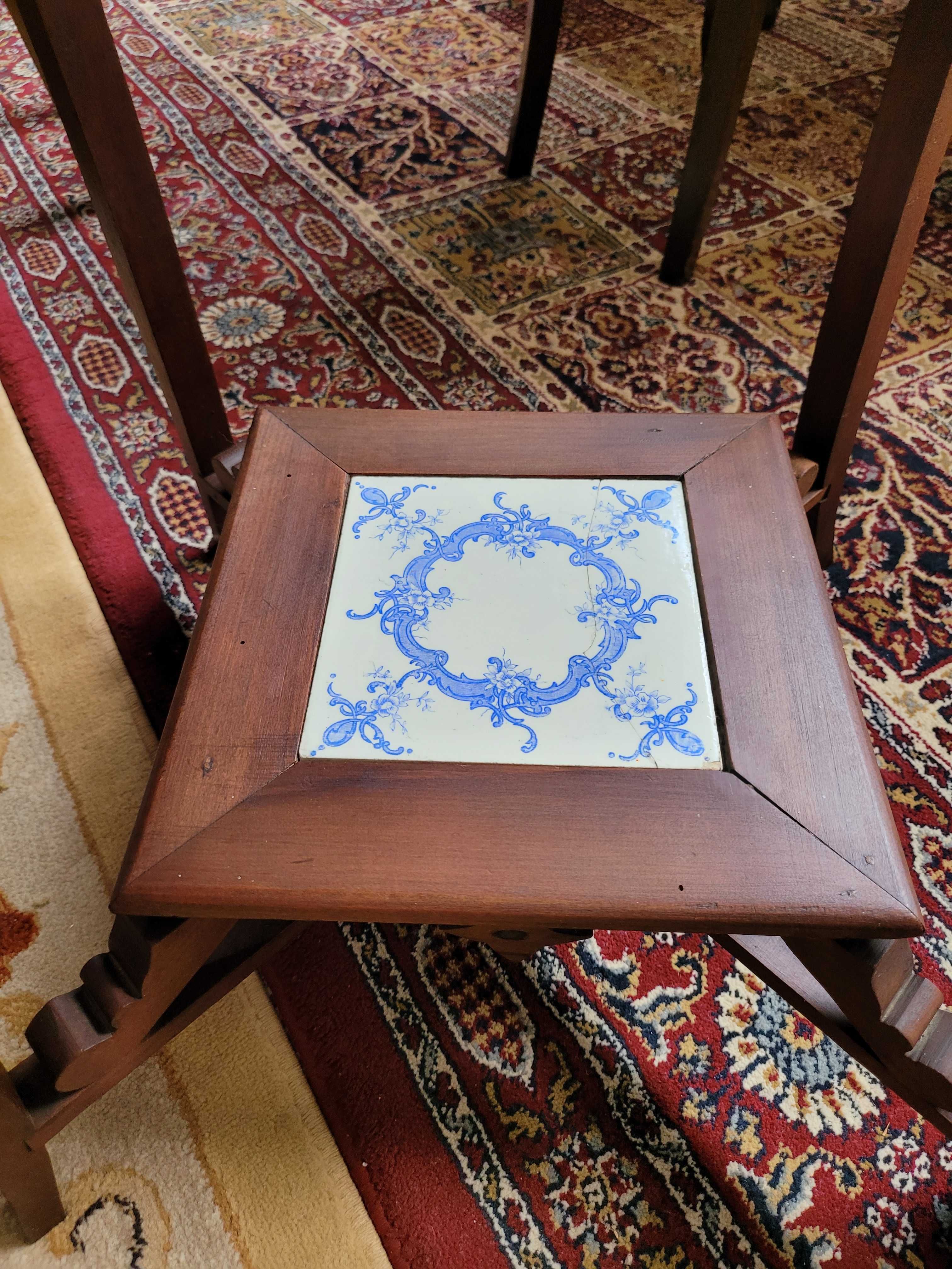Mesa de centro em madeira com azulejo - óptimo estado