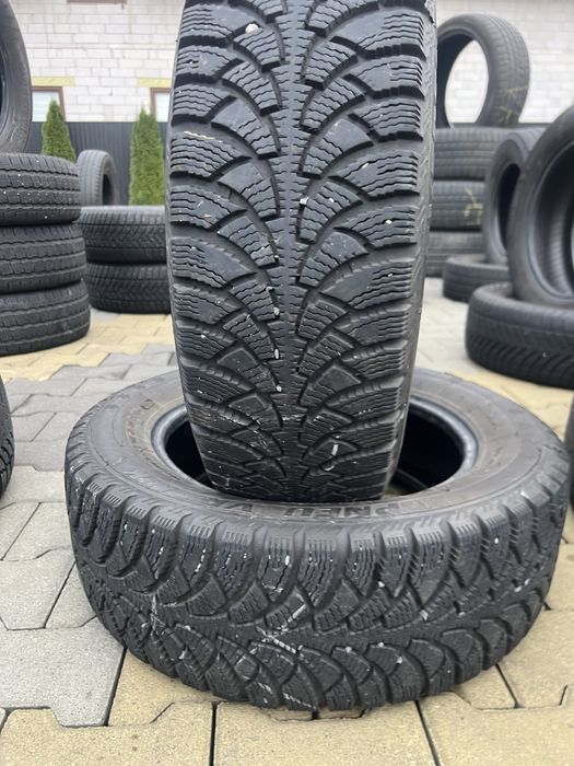 205/60/16 шини у гарному стан