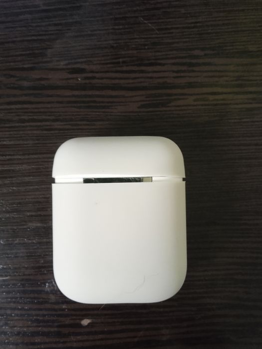 Продаю оригінальний кейс для навушників apple