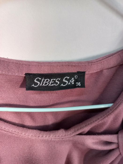 Вещи новое и в хорошем состоянии.