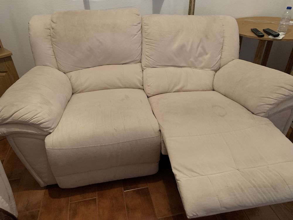 Sofas brancos de sala