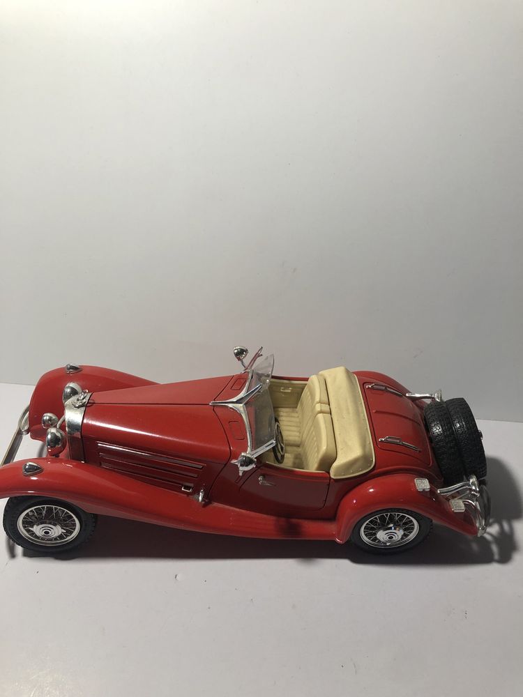 Mercedes miniatura da burago escala 1/18