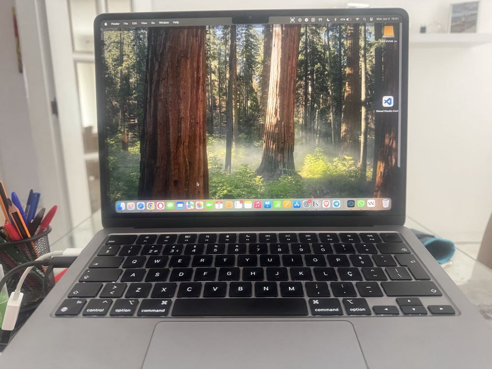 Macbook air M3 8gb 256 SSD