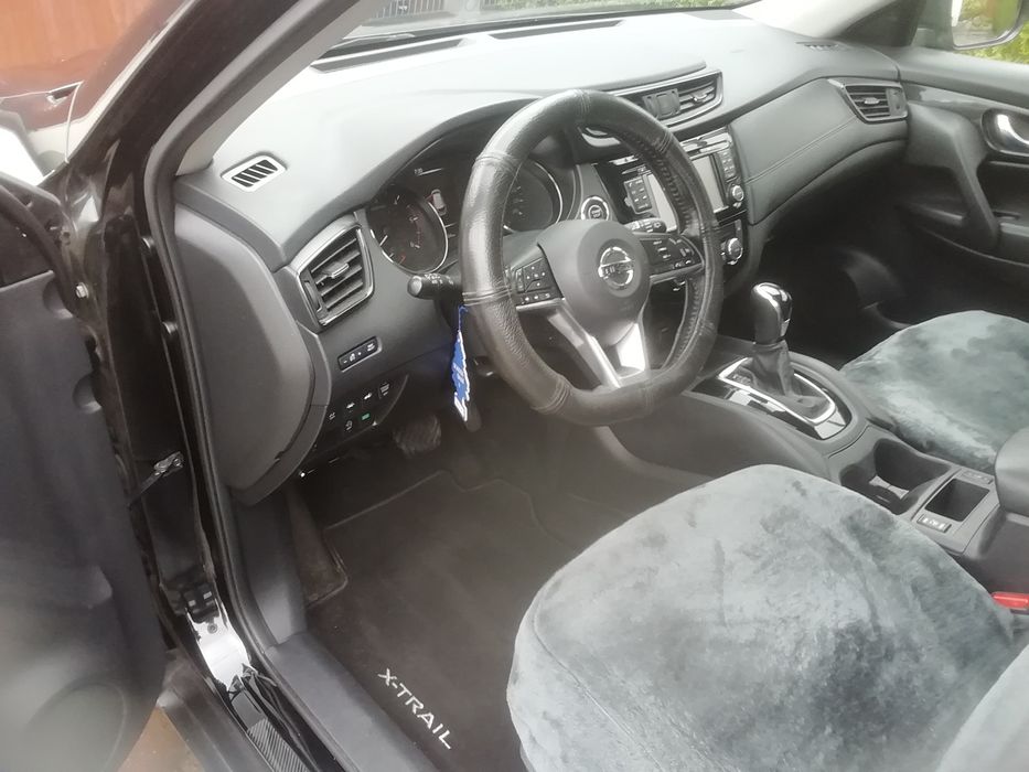 Samochód Nissan XTRIAL