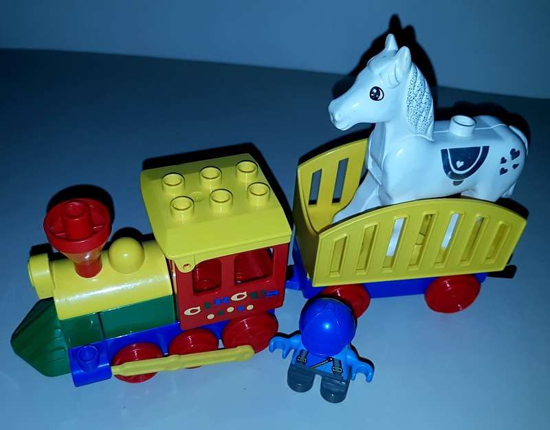 Lego DUPLO Ciuchcia z koniem