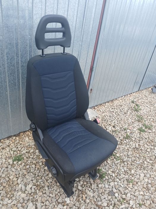 Fotel pasażera pojedyńczy IVECO DAILY do kamper plandeka stan bdb