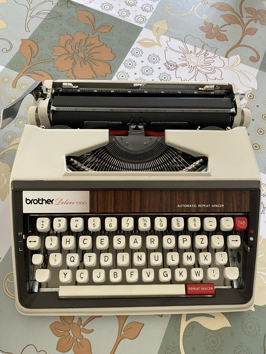 Maquina de escrever Brother Deluxe 1350