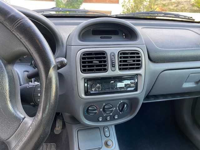 Renault Clio RXE 1.2 3P 2000