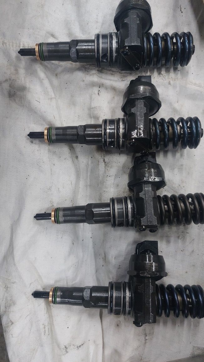 Насос Форсунка volkswagen skoda 0414720215 038130073ag 1.9tdi
