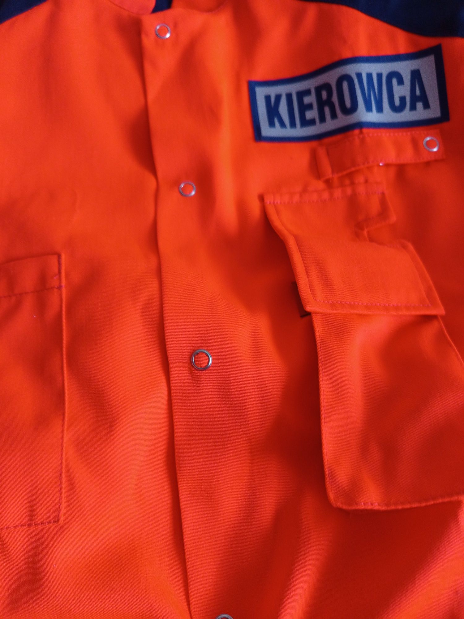 Nowa bluza-kurtka dla kierowcy pogotowia