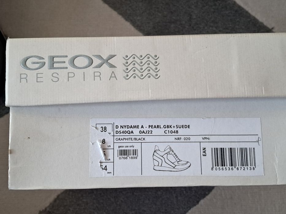 Buty Sneakersy damskie na koturnie Geox rozm. 38