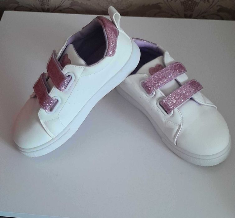 Нові кросівки на дівчинку 32р.