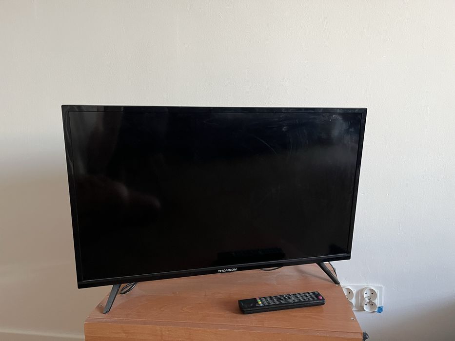 Telewizor 32 cale thomson 32hd3306 w pelni sprawny pilot
