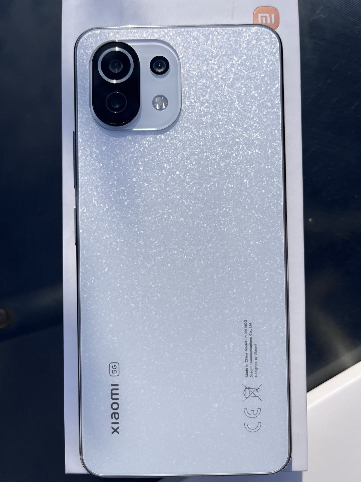 Продам Xiaomi 11 Lite 5 G NE Snowflake White