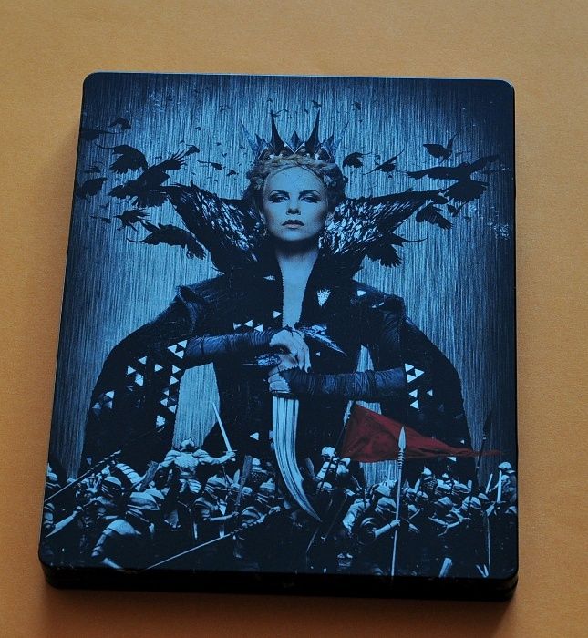 Steelbook Blue-ray  "Królowa śniegu i łowca ".