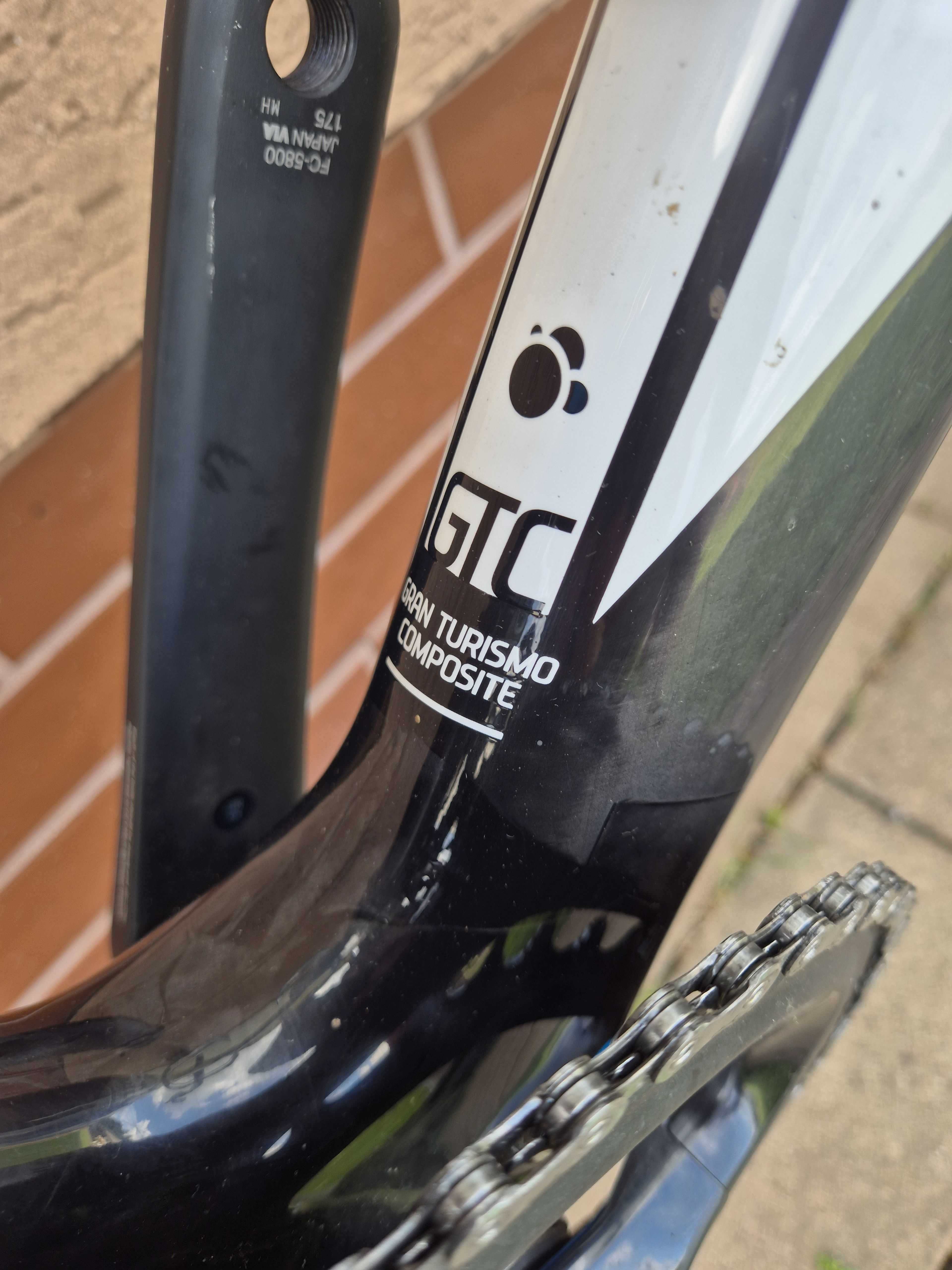 Cube Agree carbon 62cm Shimano 105 R5800