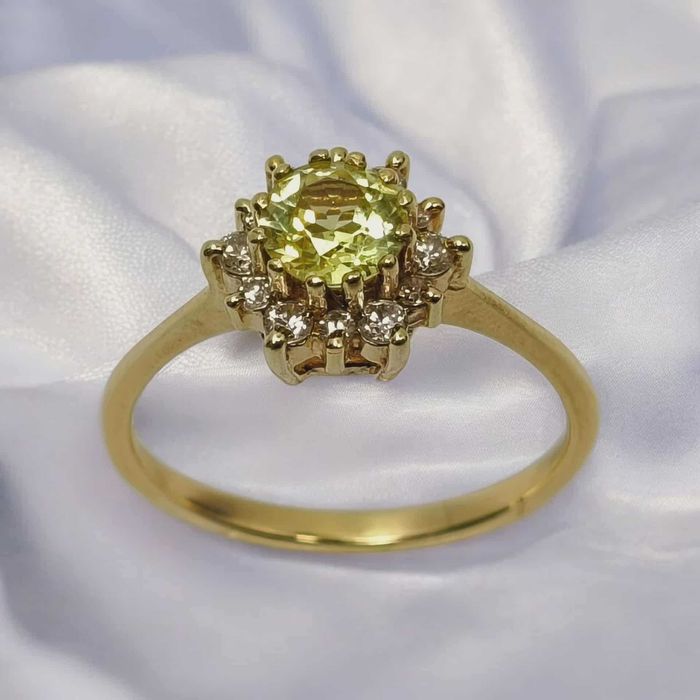 Złoty pierścionek 585 z eleganckimi cyrkoniami 3,67 g, rozmiar 23