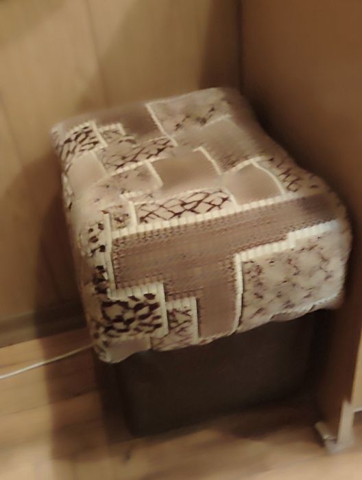 М'який пуф з нішею в середині ( самовивіз)