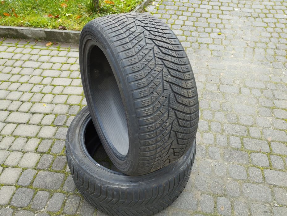 Шини на BMW X5 Yokohama Blue Earth r20  275/40  Зимові 6-7 мм