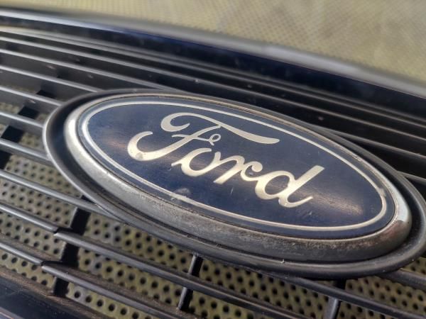 Grelha frente FORD Fiesta Van (JV_)