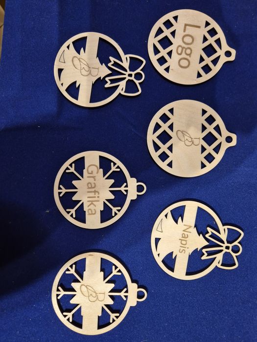 Drewniane zawieszki na choinkę z Twoim logo, imieniem lub grafiką