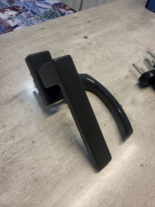 Klamki okienne, antracyt, jak nowe