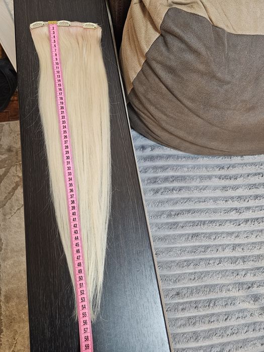 Натуральне волосся на заколках.  Блонд